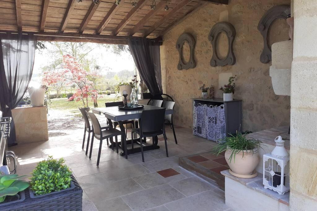 Wine Garden Villa Gardegan-et-Tourtirac Exterior photo