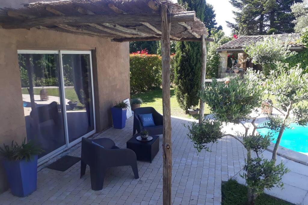 Wine Garden Villa Gardegan-et-Tourtirac Exterior photo